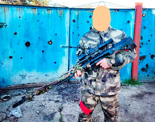 Боец с винтовкой АСВК