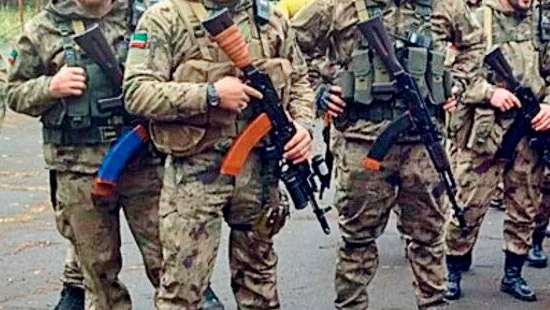 Добровольцы из Чечни. Донбасс 2014 год. Жгут на прикладе АК-74М