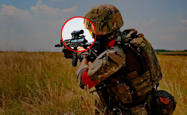 АК-12 с установленной парой: коллиматор и магнифер