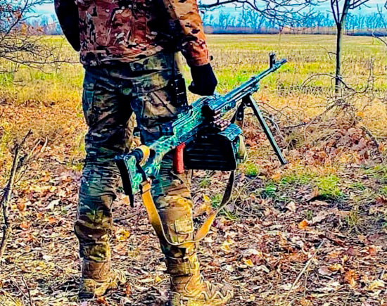 ПКМ в рябой зеленой окраске на лето. А уже осень...