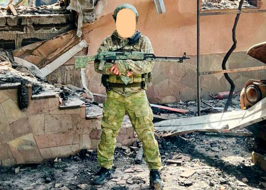Боец с РПК-74М в камуфляже. Зона СВО