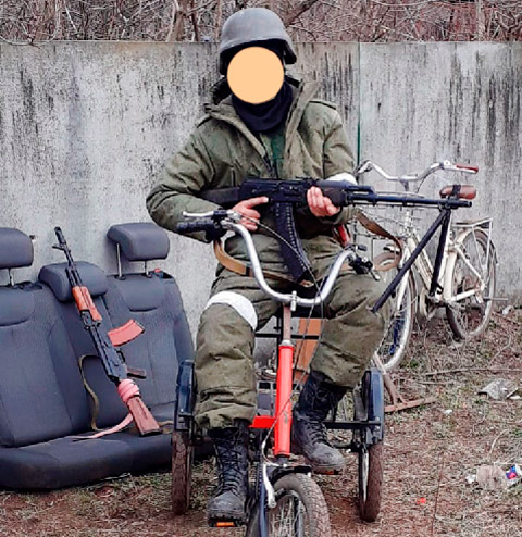Боец ДНР с РПК-74М. «Вело-войска»
