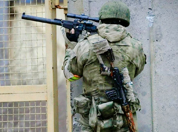 Снайпер с СВД и ВСС «Винторез»